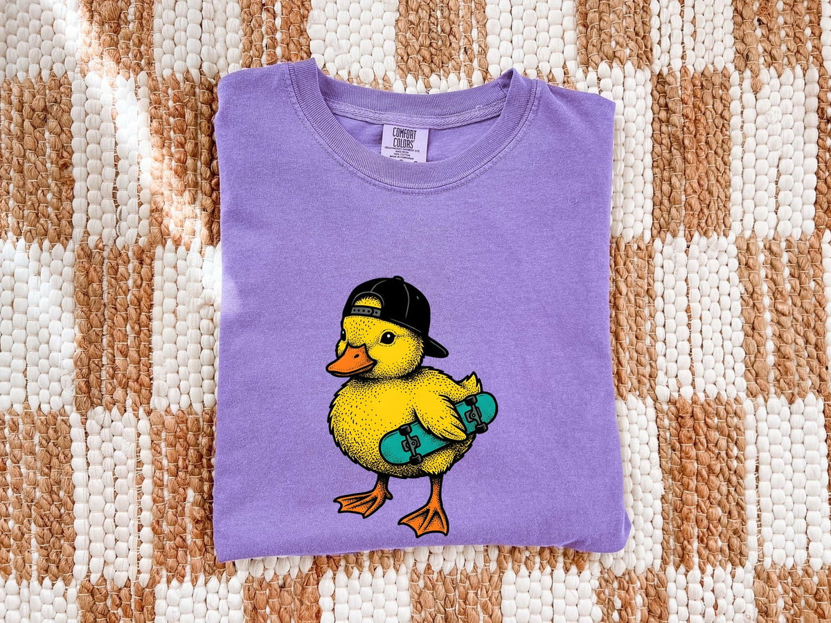 Skateboarding Duck Graphic Tee – Cute Retro Animal Tee