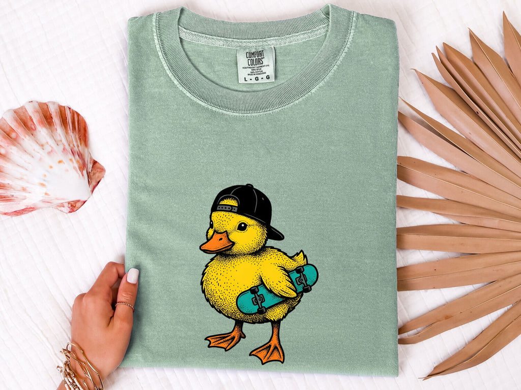 Skateboarding Duck Graphic Tee – Cute Retro Animal Tee