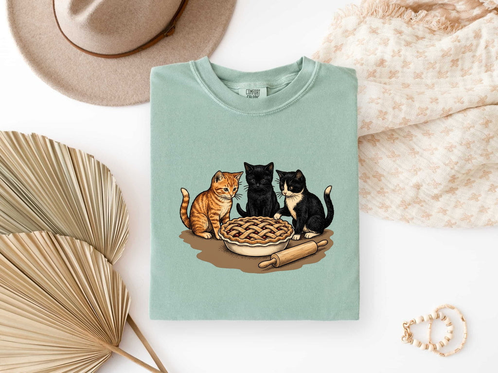 Baking Cat Shirt – Funny Cat Lover Tee – Cat Mom Gift – Cats and Pie Graphic Tee – Cute Baker Gift