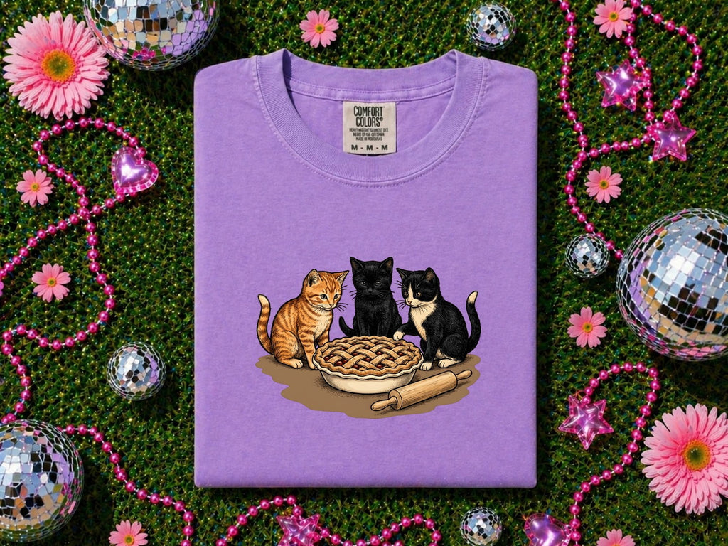 Baking Cat Shirt – Funny Cat Lover Tee – Cat Mom Gift – Cats and Pie Graphic Tee – Cute Baker Gift