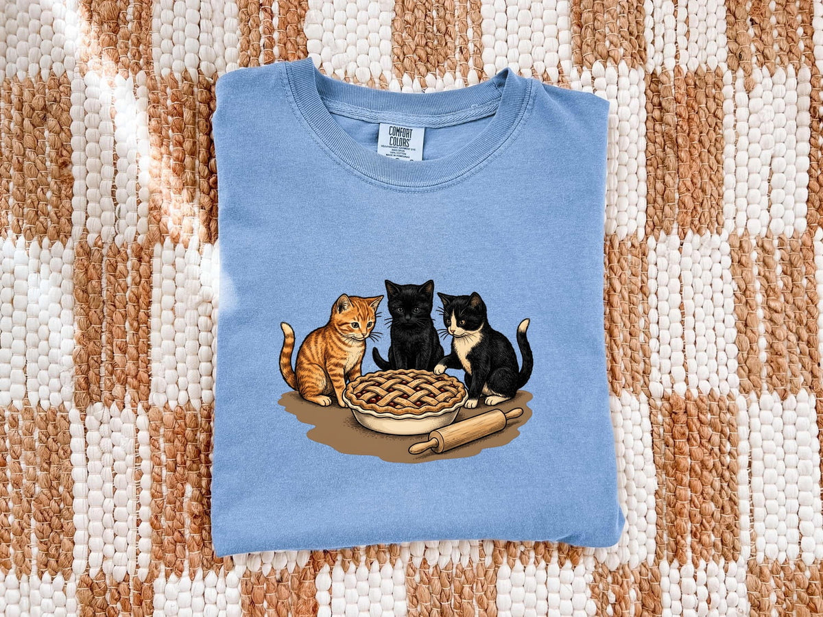 Baking Cat Shirt – Funny Cat Lover Tee – Cat Mom Gift – Cats and Pie Graphic Tee – Cute Baker Gift