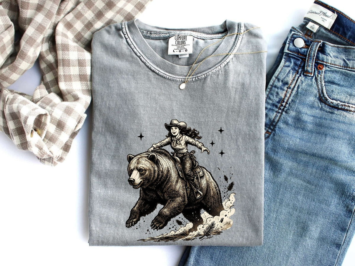Grizzly Bear Tee – Vintage Wilderness Graphic Tee – Bear Lover Outdoor Gift
