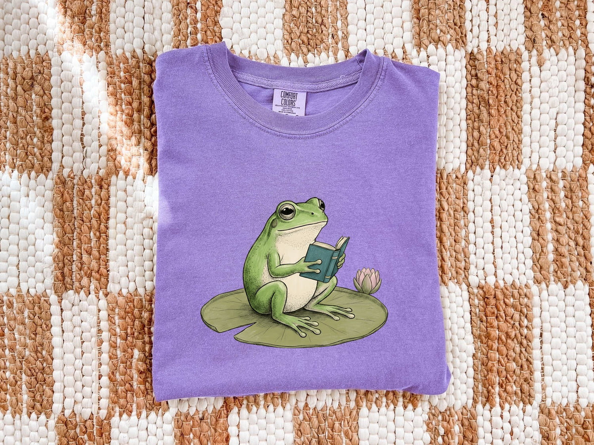 Cute Frog Shirt, Reading Frog Tee, Cottagecore Animal Tee