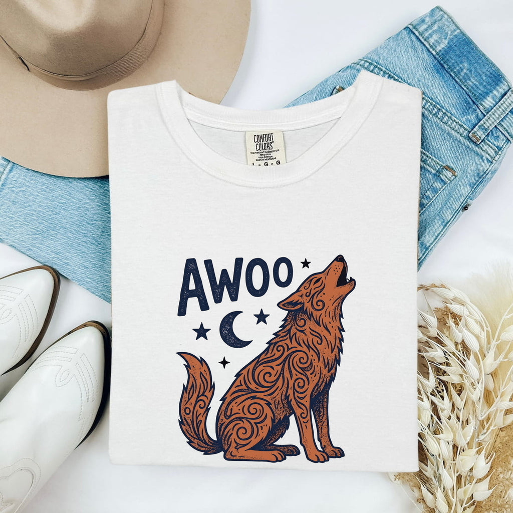Funny Howling Wolf Shirt, Awoo Wolf Graphic Tee, Wolf Lover Gift