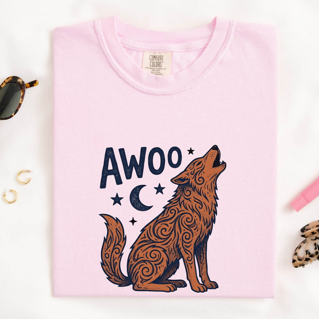 Funny Howling Wolf Shirt, Awoo Wolf Graphic Tee, Wolf Lover Gift