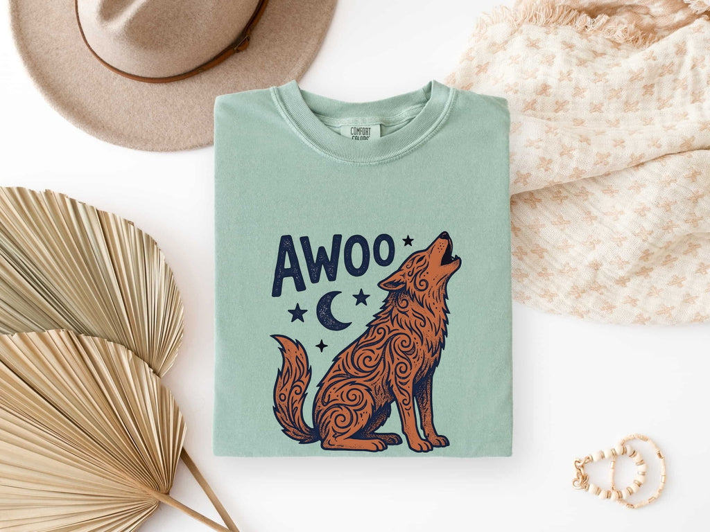 Funny Howling Wolf Shirt, Awoo Wolf Graphic Tee, Wolf Lover Gift