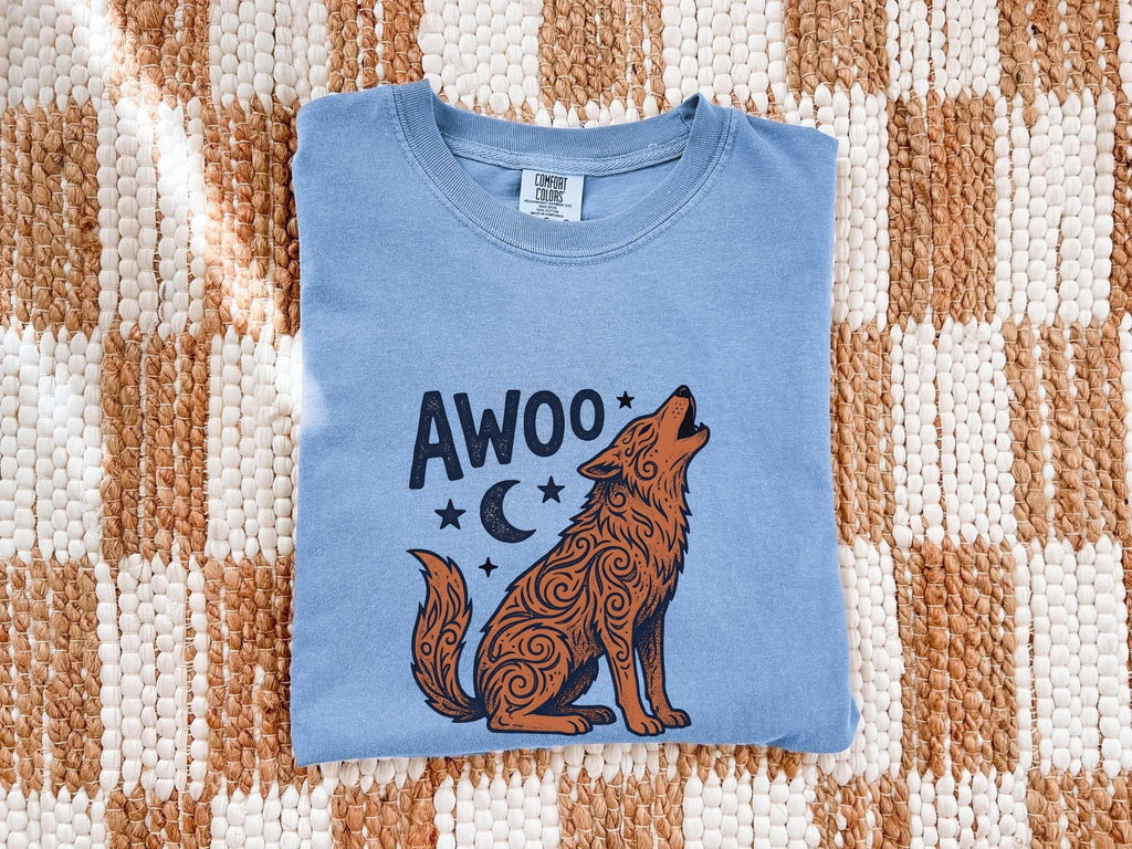 Funny Howling Wolf Shirt, Awoo Wolf Graphic Tee, Wolf Lover Gift