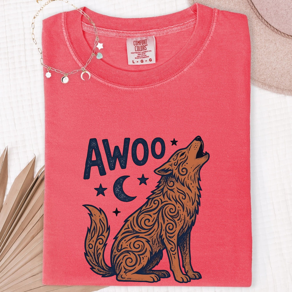 Funny Howling Wolf Shirt, Awoo Wolf Graphic Tee, Wolf Lover Gift