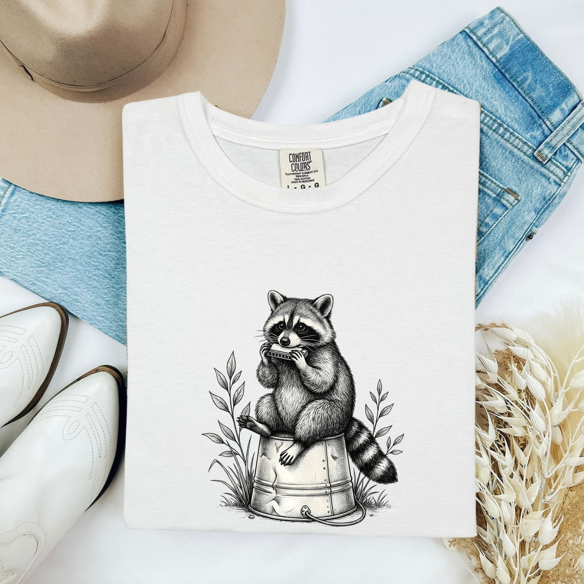 Raccoon Shirt, Vintage Wildlife Tee, Woodland Animal Shirt