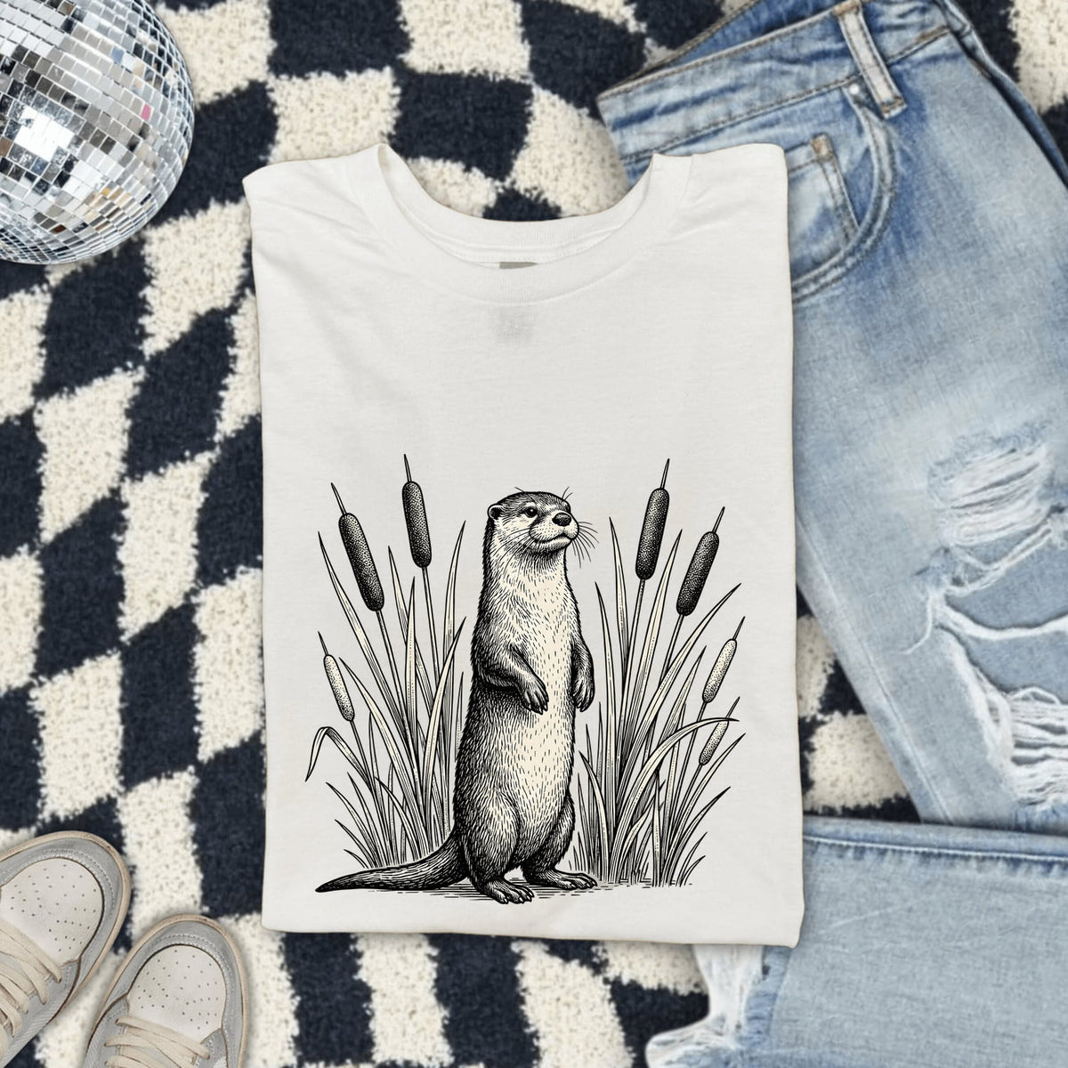 Otter Shirt, Vintage Wildlife Tee, Nature Lover Gift
