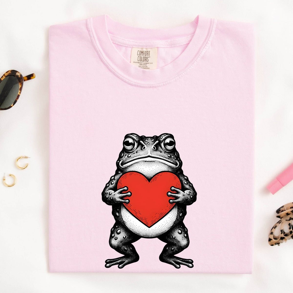 Frog Love Shirt – Cute Frog Holding Heart Graphic Tee