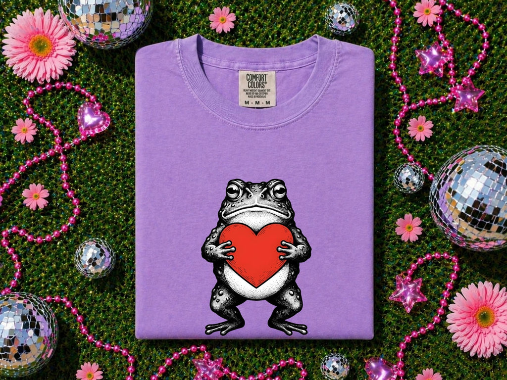 Frog Love Shirt – Cute Frog Holding Heart Graphic Tee