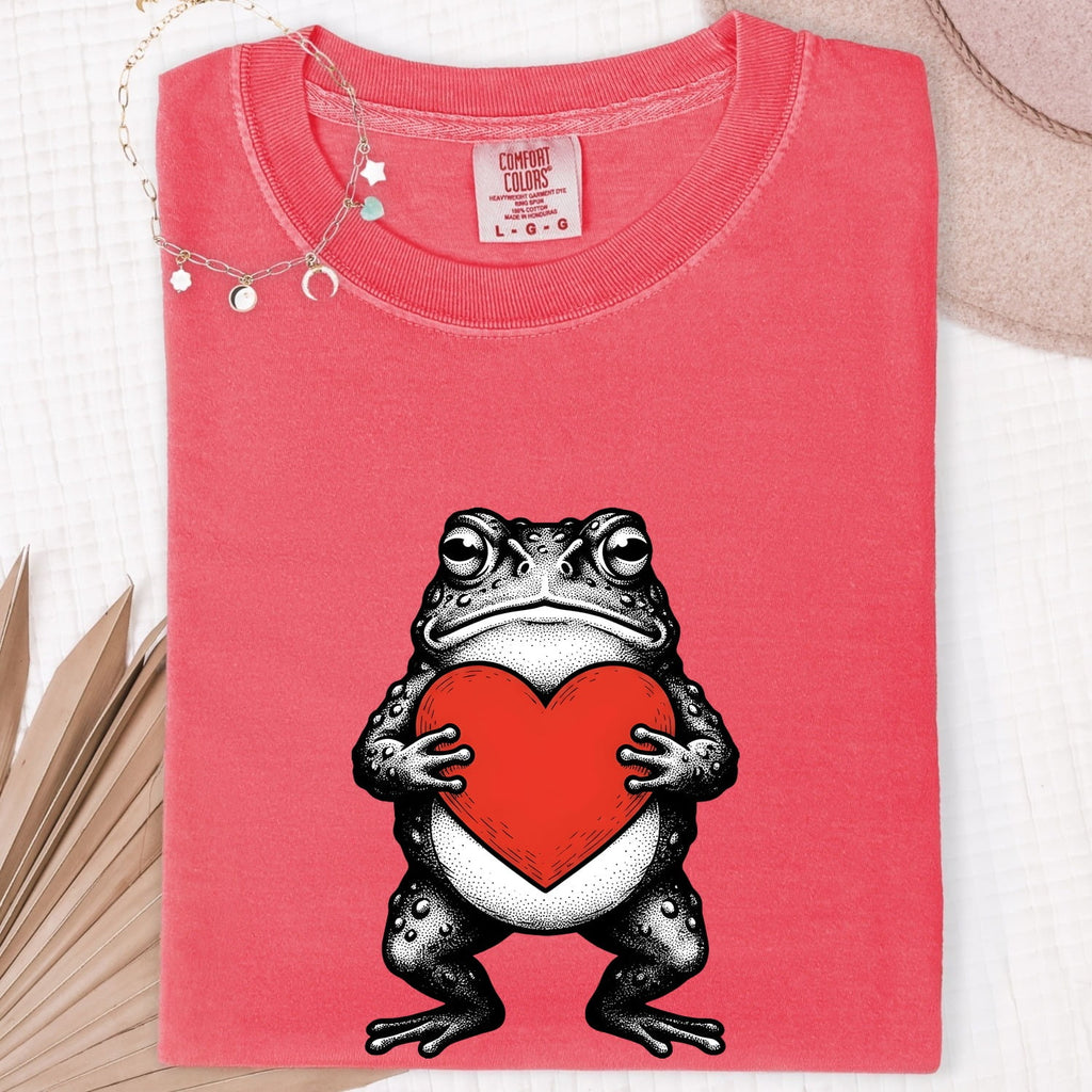 Frog Love Shirt – Cute Frog Holding Heart Graphic Tee