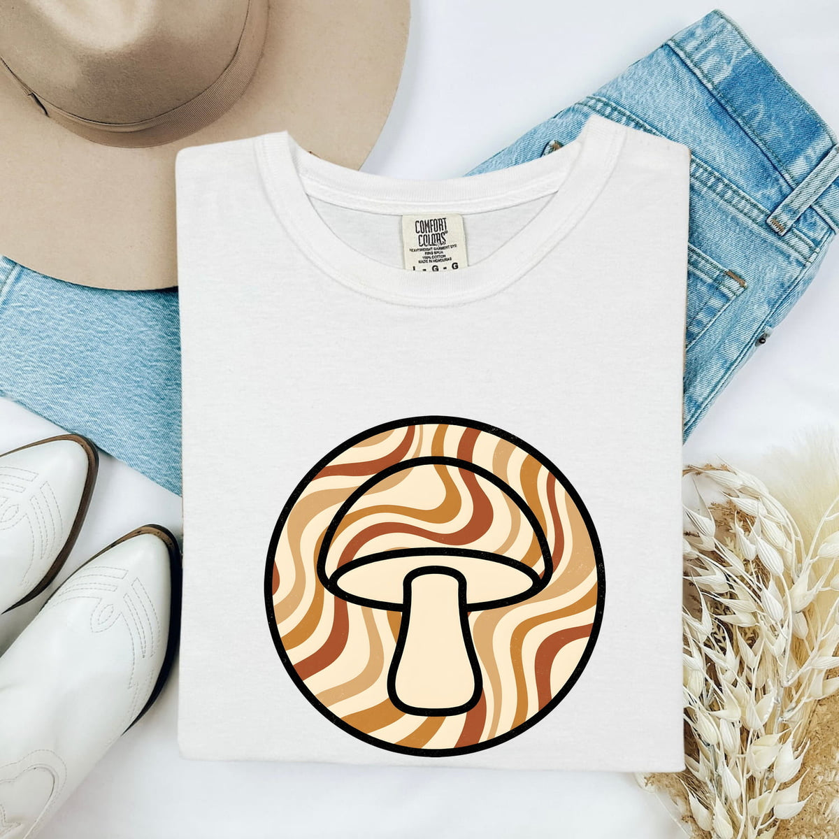 Retro Groovy Mushroom Shirt – 70s Fungi Graphic Tee