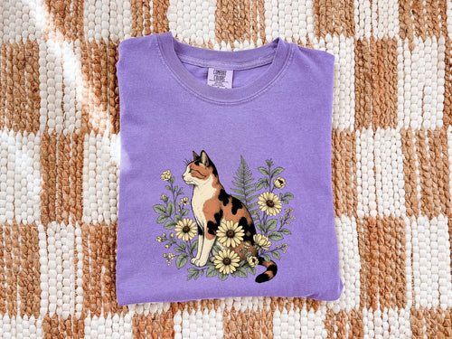 Calico Cat Floral Shirt – Cottagecore Botanical Cat Graphic Tee