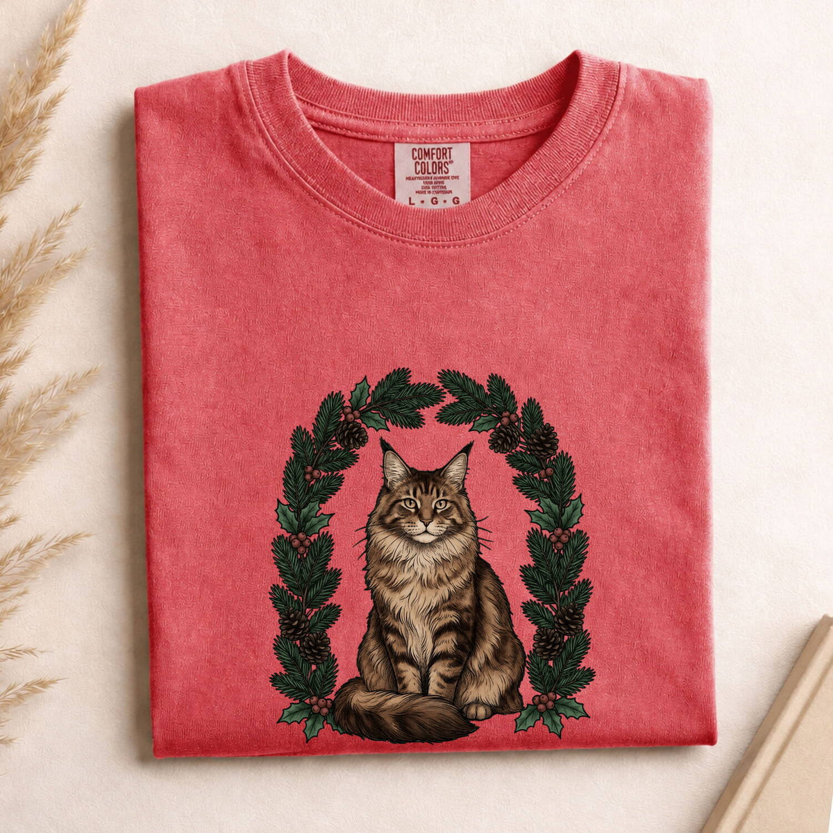 Maine Coon Christmas Shirt – Vintage Botanical Holiday Cat Tee